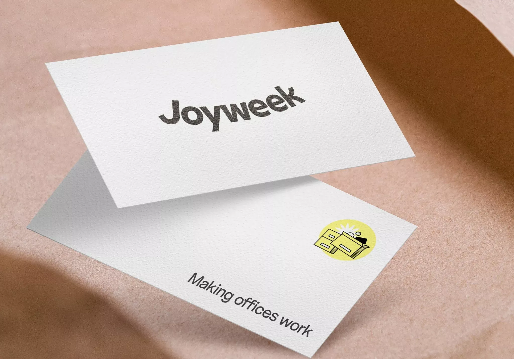 Trycksaker med Joyweek-design – exempel på visitkort med tydlig logotyp och grafisk profil